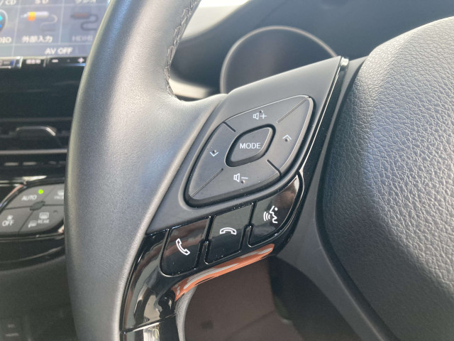 トヨタ C-HR ハイブリッド 1.8 G モード ネロの中古車