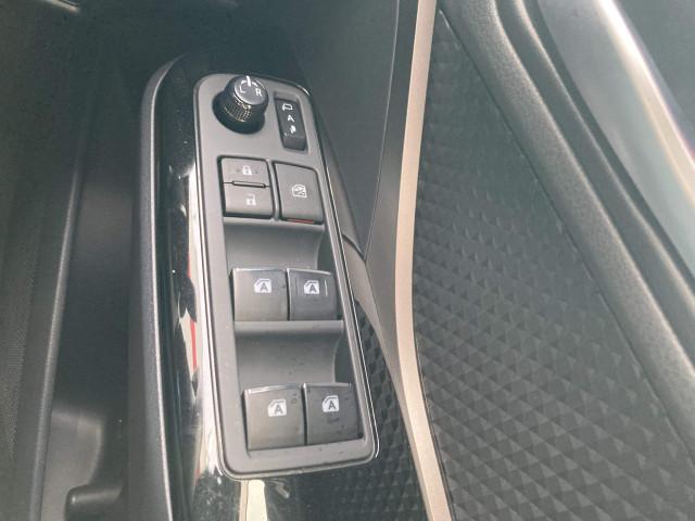 トヨタ C-HR ハイブリッド 1.8 G モード ネロの中古車