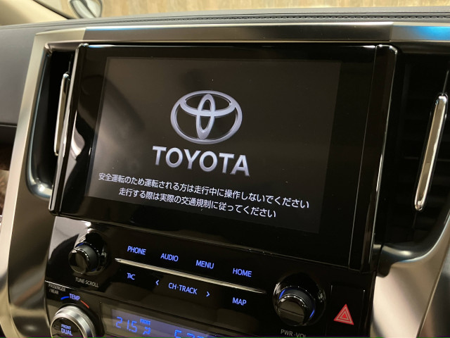 人気のナビを装備しております。ナビの使いやすさはもちろん、オーディオ機能も充実！キャンプや旅行はもちろん、通勤や買い物など普段のドライブも楽しくなるはず♪