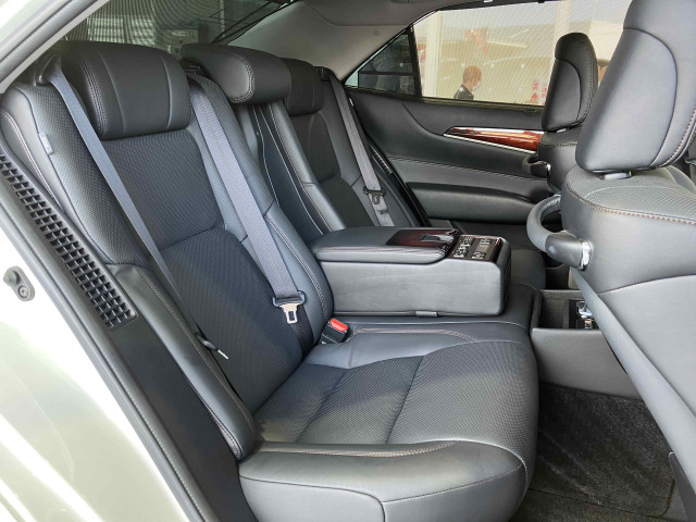 トヨタ クラウンマジェスタ 3.5 Fバージョンの中古車