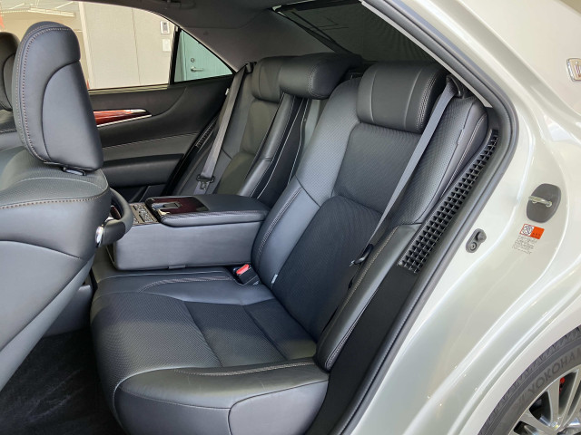 トヨタ クラウンマジェスタ 3.5 Fバージョンの中古車