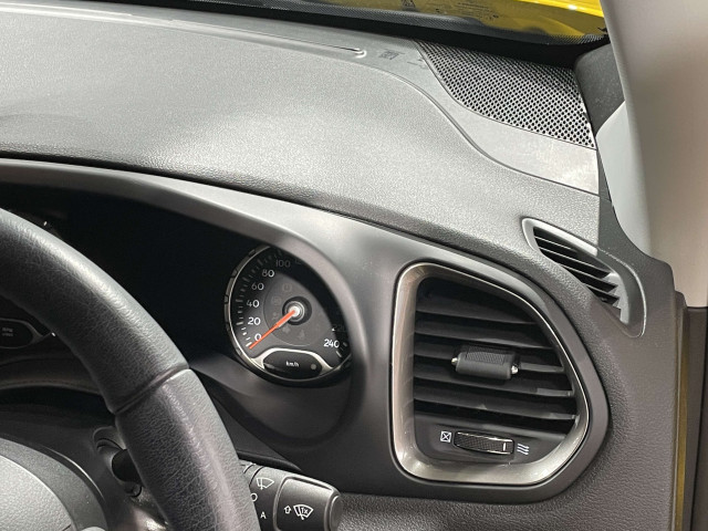 ジープ レネゲード リミテッドの中古車