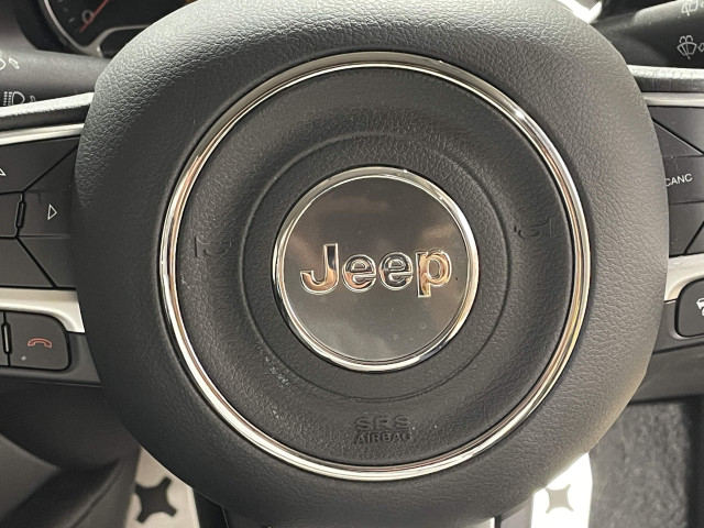 ジープ レネゲード リミテッドの中古車