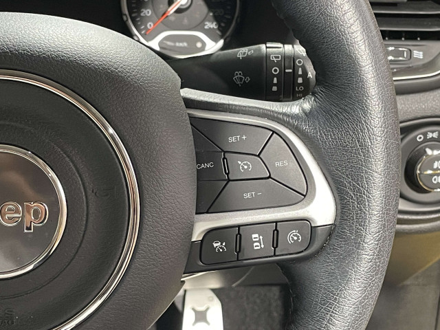 ジープ レネゲード リミテッドの中古車
