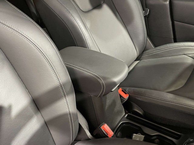 ジープ レネゲード リミテッドの中古車