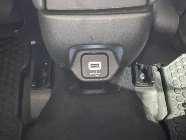 ジープ レネゲード リミテッドの中古車