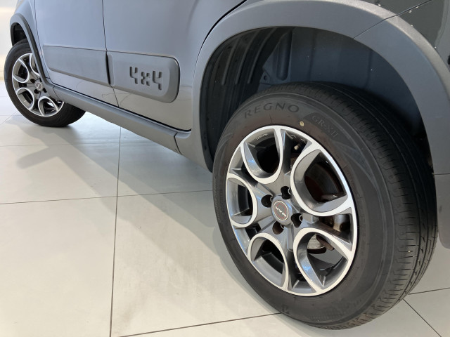 フィアット パンダ 4×4 フォレスタ 4WDの中古車