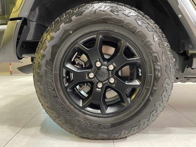 ジープ ラングラー アンリミテッド ウイリス 4WDの中古車