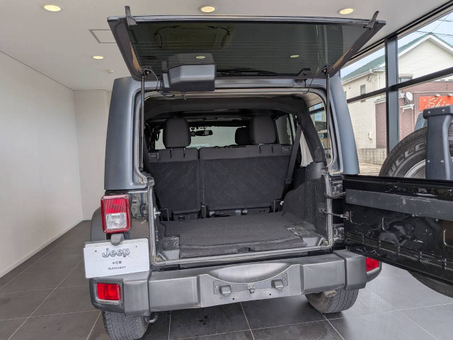 ジープ ラングラー Unlimited Sportの中古車