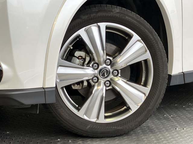 レクサス UX 250h グレイスフル エクスプローラーの中古車