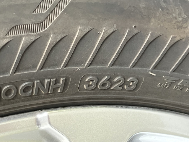 レクサス UX 250h グレイスフル エクスプローラーの中古車