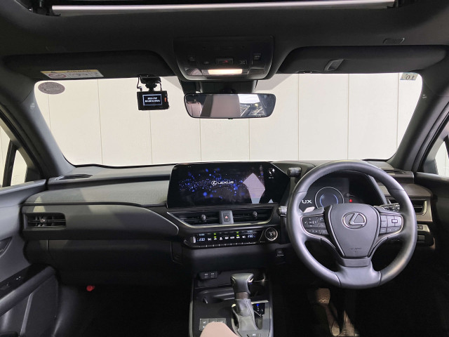レクサス UX 250h グレイスフル エクスプローラーの中古車