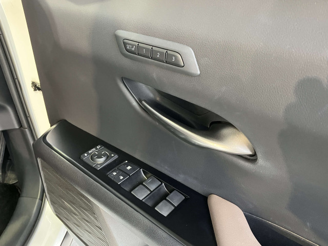 レクサス UX 250h グレイスフル エクスプローラーの中古車