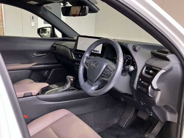 レクサス UX 250h グレイスフル エクスプローラーの中古車