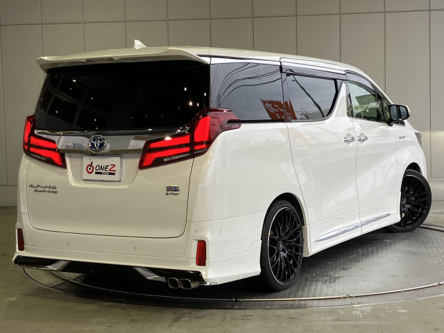 トヨタ アルファード ハイブリッド 2.5 エグゼクティブ ラウンジ S E-Four 4WDの中古車