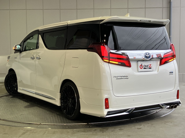 トヨタ アルファード ハイブリッド 2.5 エグゼクティブ ラウンジ S E-Four 4WDの中古車