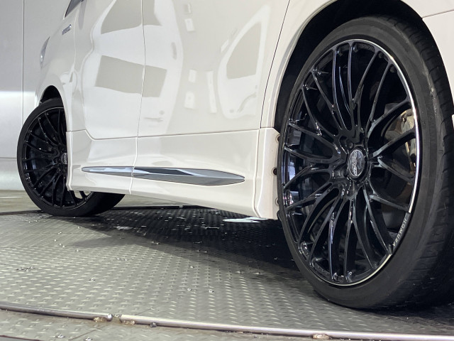 トヨタ アルファード ハイブリッド 2.5 エグゼクティブ ラウンジ S E-Four 4WDの中古車