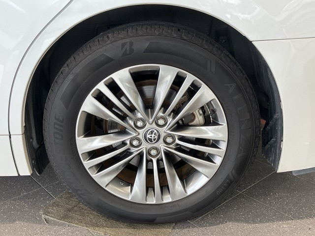 トヨタ アルファード ハイブリッド 2.5 Zの中古車