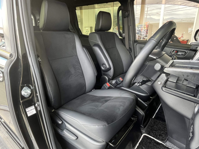トヨタ ヴォクシー 1.8 ハイブリッド ZS 煌Ⅲの中古車