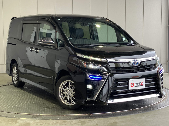 トヨタ ヴォクシー 1.8 ハイブリッド ZS 煌Ⅲの中古車