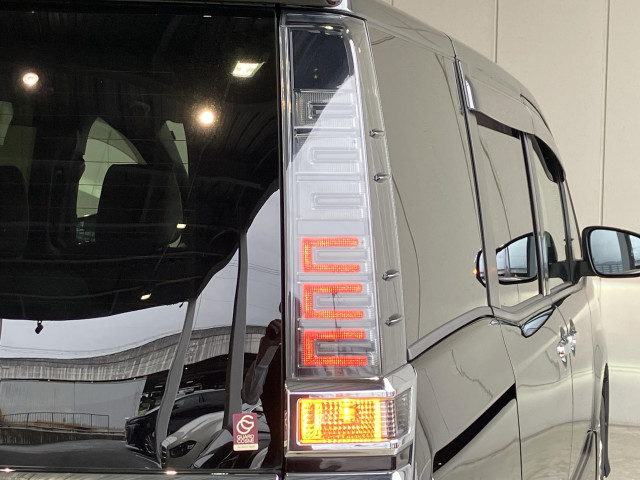 トヨタ ヴォクシー 1.8 ハイブリッド ZS 煌Ⅲの中古車