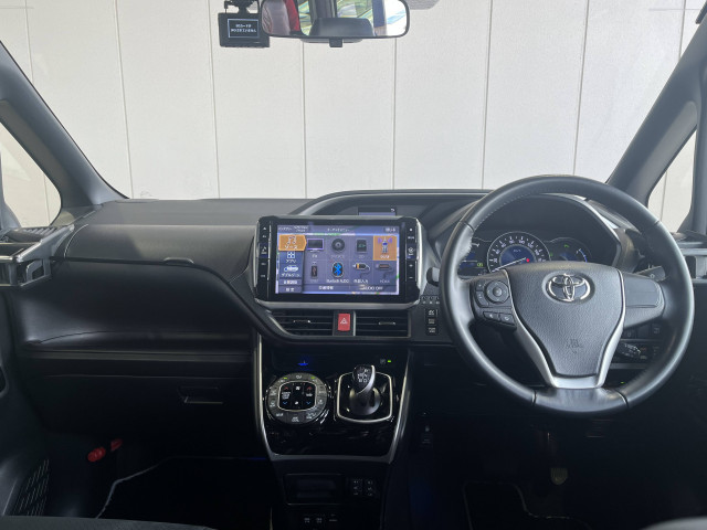 トヨタ ヴォクシー 1.8 ハイブリッド ZS 煌Ⅲの中古車