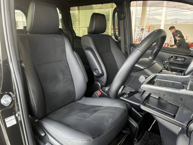 トヨタ ヴォクシー 1.8 ハイブリッド ZS 煌Ⅲの中古車