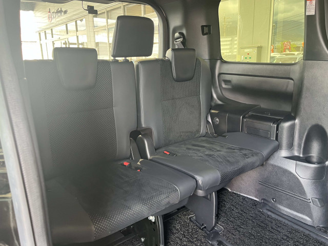 トヨタ ヴォクシー 1.8 ハイブリッド ZS 煌Ⅲの中古車