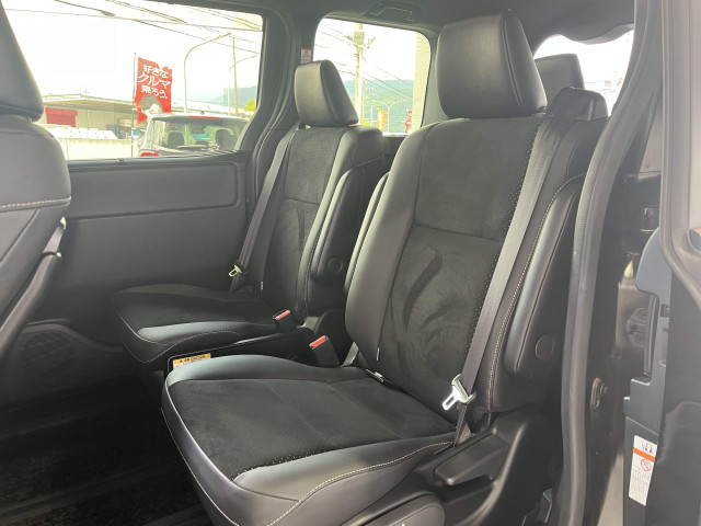 トヨタ ヴォクシー 1.8 ハイブリッド ZS 煌Ⅲの中古車