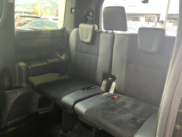トヨタ ヴォクシー 1.8 ハイブリッド ZS 煌Ⅲの中古車