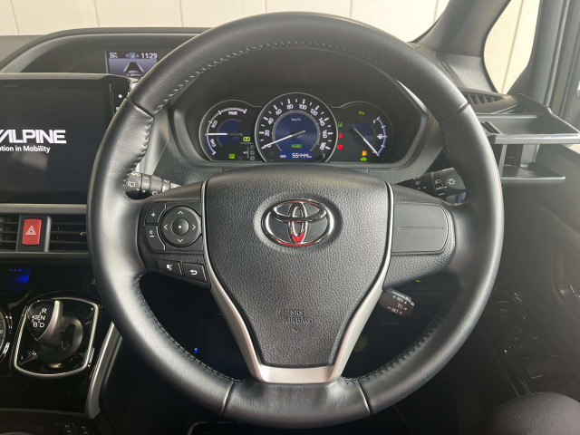 トヨタ ヴォクシー 1.8 ハイブリッド ZS 煌Ⅲの中古車