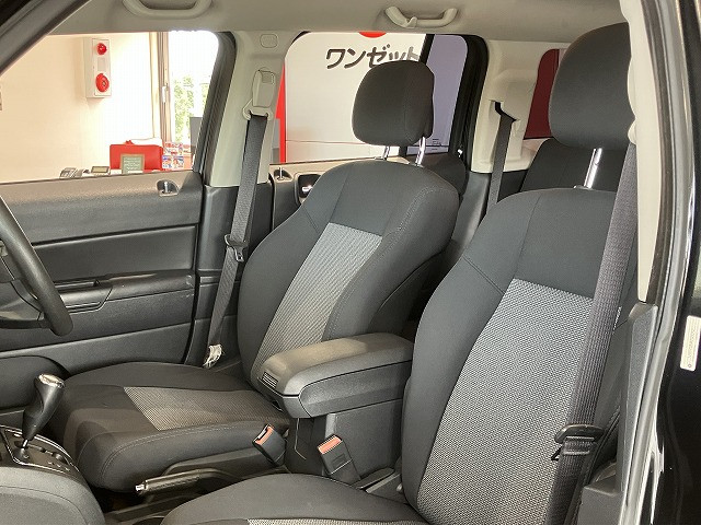 ジープ PATRIOT スポーツ 4WDの中古車