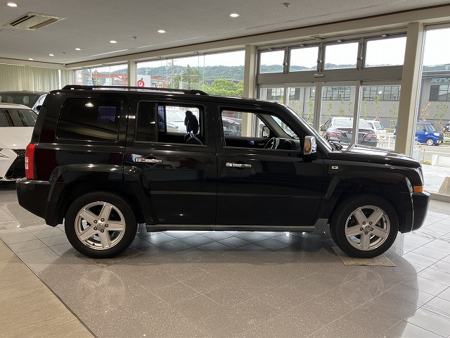 ジープ PATRIOT スポーツ 4WDの中古車
