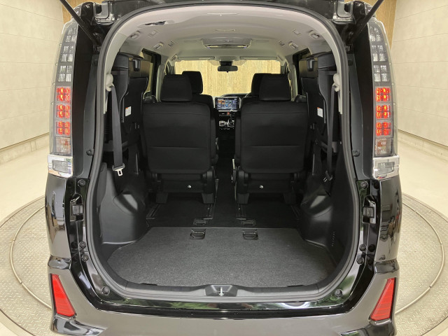 普段のお買い物や通勤、送迎等に十分な荷室スペースを確保しております。大きな荷物の積載も可能です♪