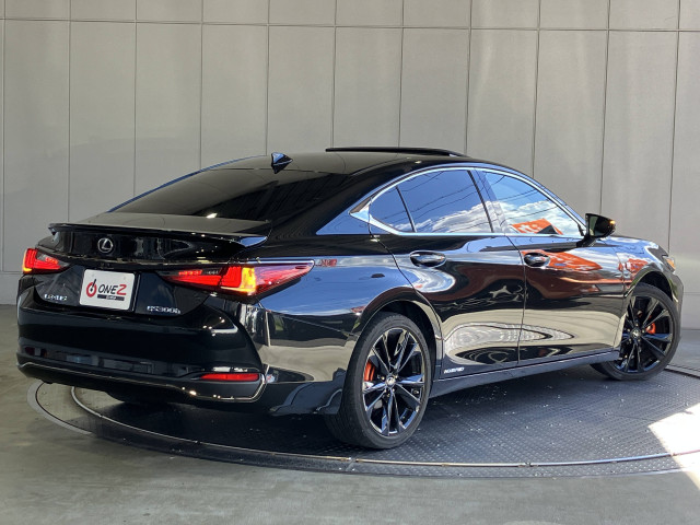 レクサス ES 300h Fスポーツの中古車