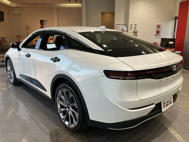 トヨタ クラウンクロスオーバー 2.5 G アドバンスト レザー パッケージ E-Four 4WDの中古車