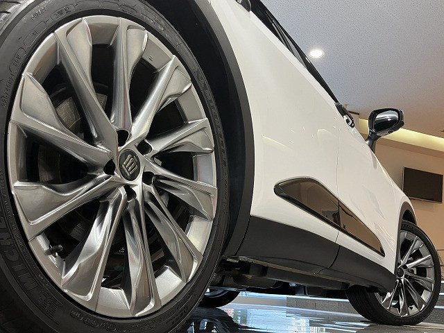 トヨタ クラウンクロスオーバー 2.5 G アドバンスト レザー パッケージ E-Four 4WDの中古車