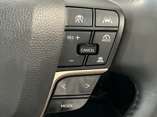 トヨタ クラウンクロスオーバー 2.5 G アドバンスト レザー パッケージ E-Four 4WDの中古車