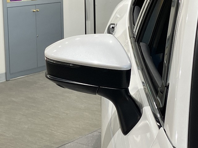 トヨタ クラウンクロスオーバー 2.5 G アドバンスト レザー パッケージ E-Four 4WDの中古車