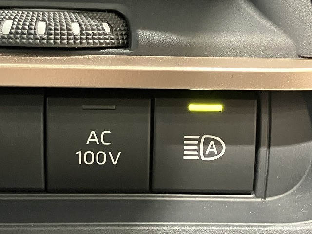 トヨタ クラウンクロスオーバー 2.5 G アドバンスト レザー パッケージ E-Four 4WDの中古車