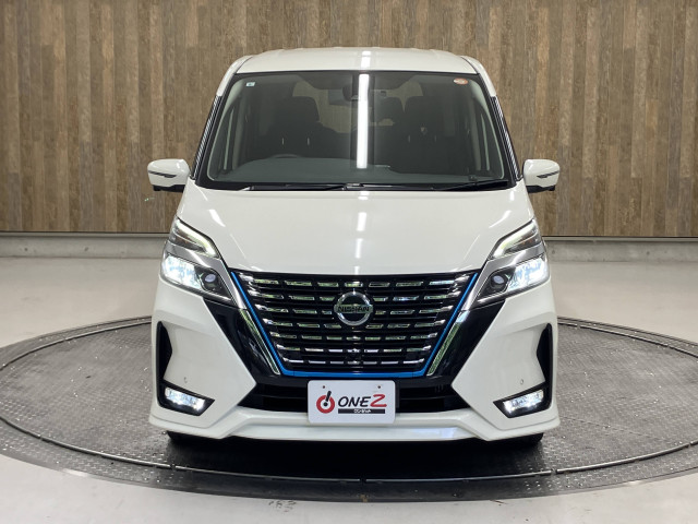 ご納車前には自社認証工場にてしっかり法定点検を行います！エンジンオイル・オイルエレメント・ワイパーゴム等の標準交換部品以外にも点検後交換が必要な消耗部品等も交換・整備致します