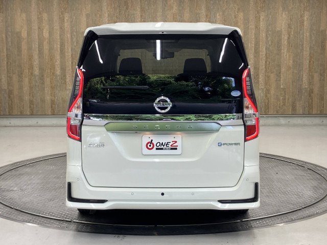 当社の在庫は、全車第三者機関の査定を通った車両ですので、状態に関しましては確かな一台を御案内致しております。