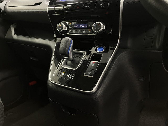 日産 セレナ 1.2 e-POWER ハイウェイスター Vの中古車