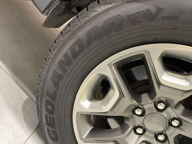 ジープ チェロキー トレイルホーク 4WDの中古車