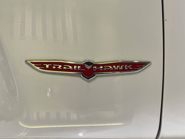 ジープ チェロキー トレイルホーク 4WDの中古車