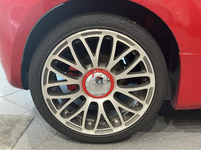 アバルト 595 ツーリズモの中古車