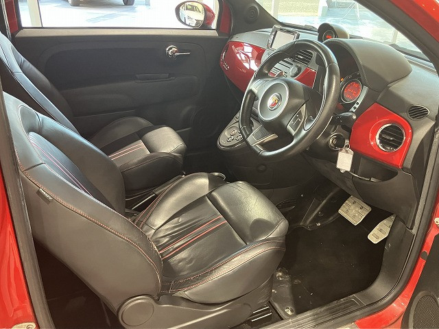 アバルト 595 ツーリズモの中古車