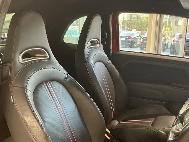 アバルト 595 ツーリズモの中古車