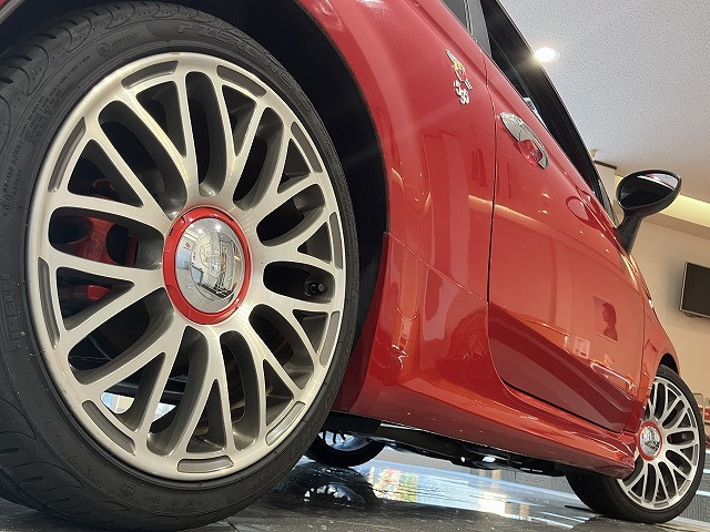 アバルト 595 ツーリズモの中古車
