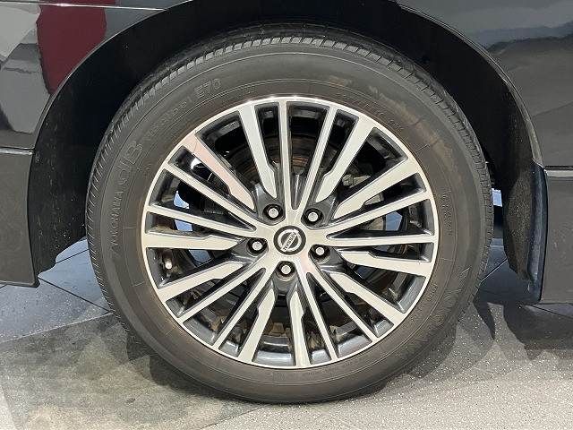 日産 エルグランド 2.5 250ハイウェイスターS セカンドスライドアップシートの中古車